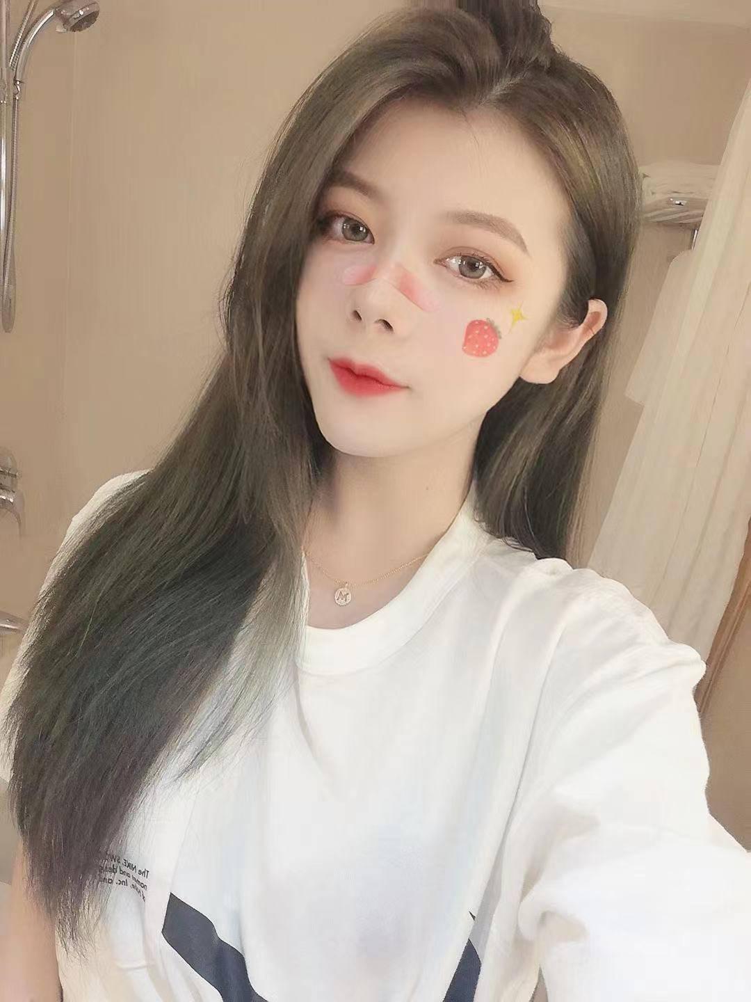 一个年轻女孩的工作室